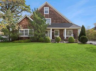 23 Whiting Rd, East Quogue, NY 11942