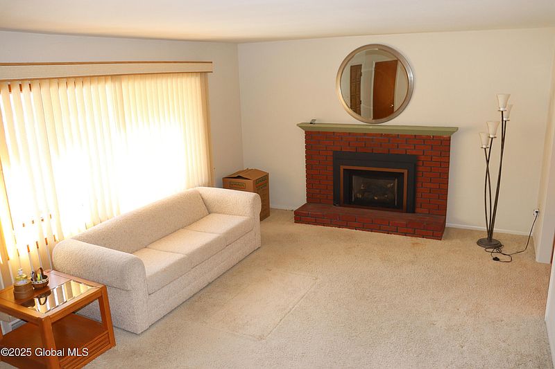 2nd image of 6 Meadowbrook Lane