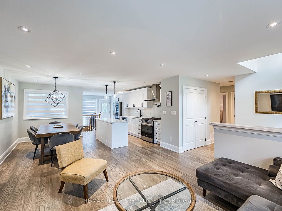 1st image of 16 Lesbury Ave
