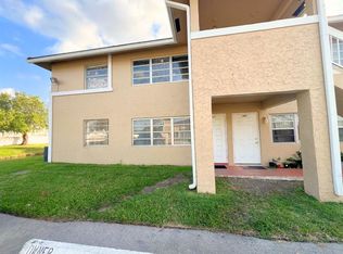 843 Twin Lakes Dr #30-B, Coral Springs, FL 33071