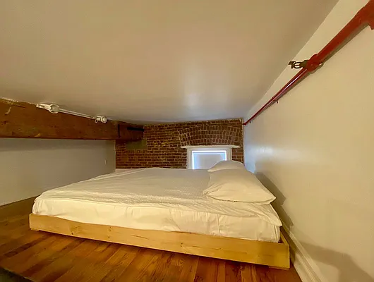 Rented by Dream Space Realty | media 37