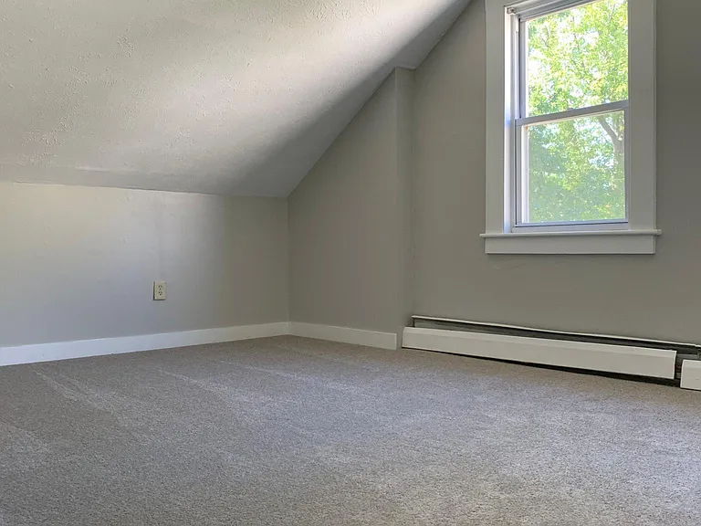 Bedroom 2 (Second Floor)