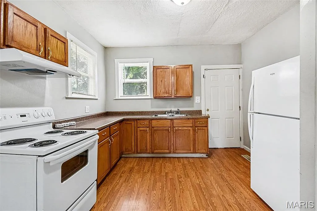 2 bed, 1.0 bath, 552 sqft, $1,195 — Photo 2