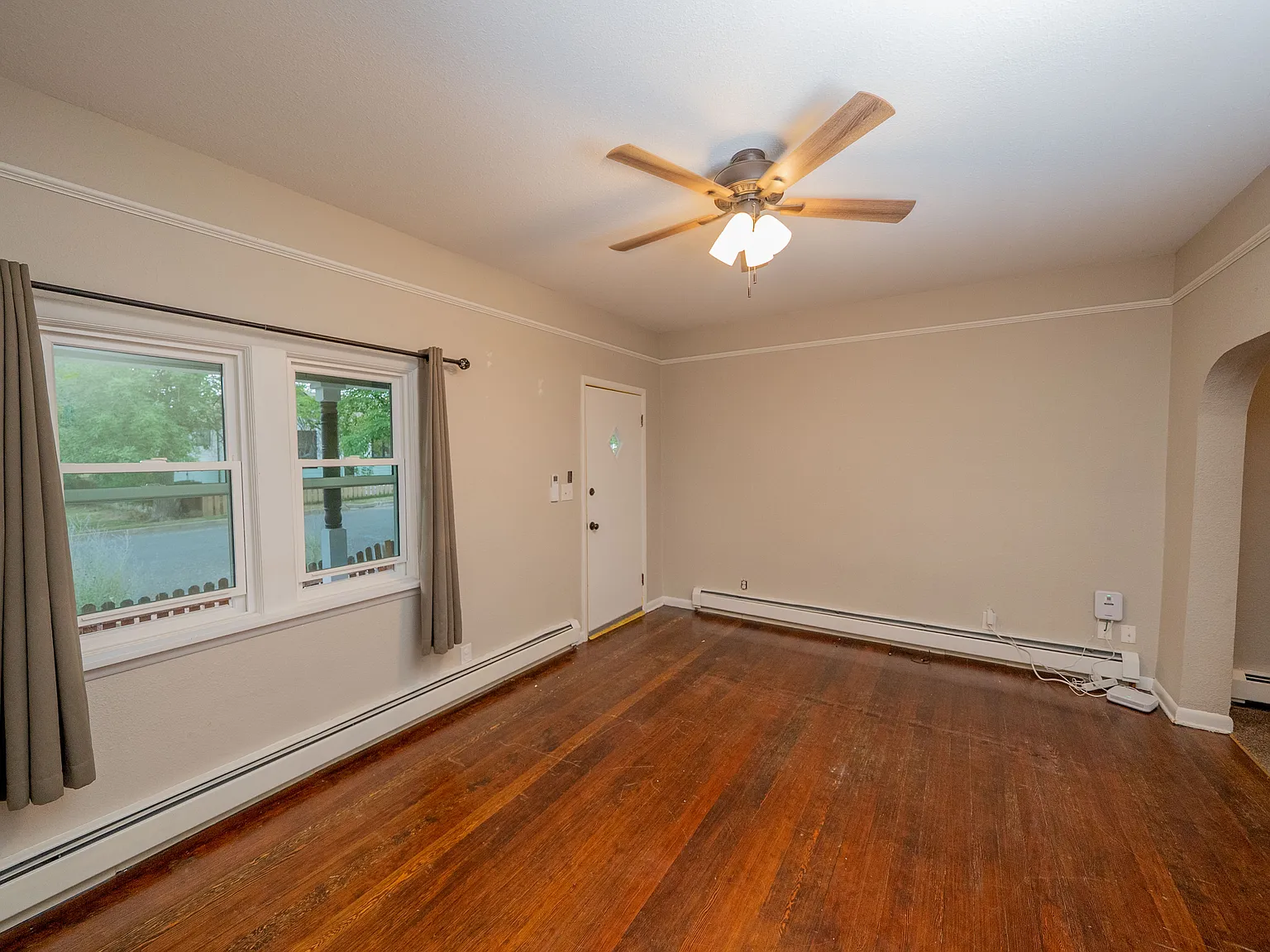 2 bed, 784 sqft, $2,400 — Photo 3