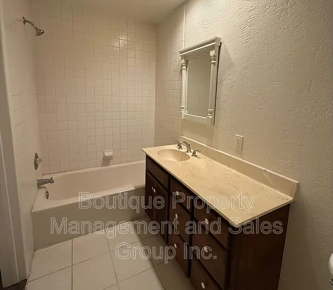 1815 N Westwood Ave #A — Photo 53