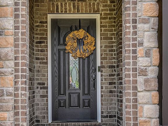 5th image of 2109 Belsford Dr