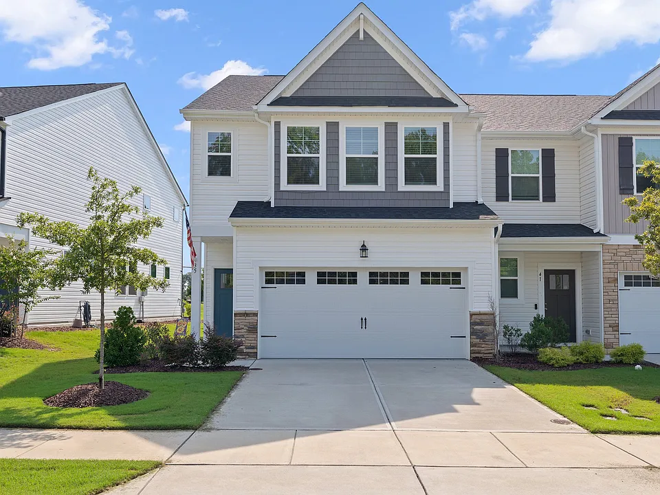 35 Village Edge Dr