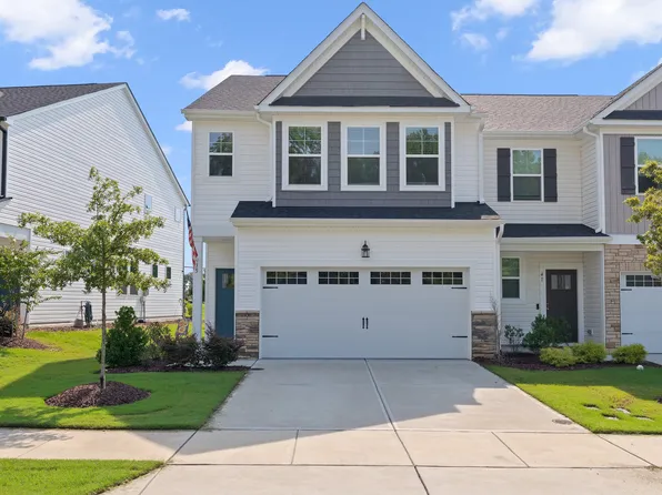 35 Village Edge Dr, Lillington, NC 27546