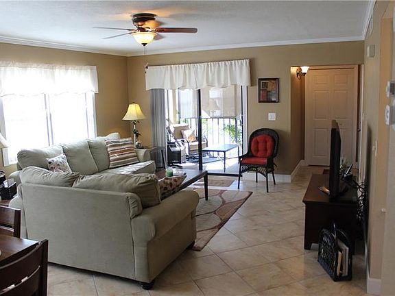 3rd image of 2431 Bayshore Gardens Pkwy APT 20