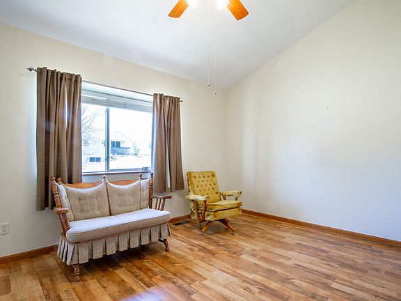 4th image of 1279 Pennington St