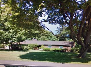 15 Old Niskayuna Rd, Loudonville, NY 12211