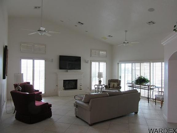 3rd image of 2403 Frederick Ln
