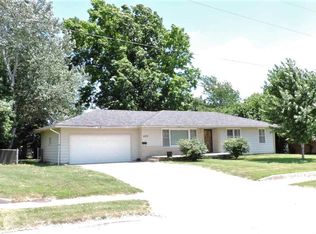 2200 SW Fairlawn Rd, Topeka, KS 66614