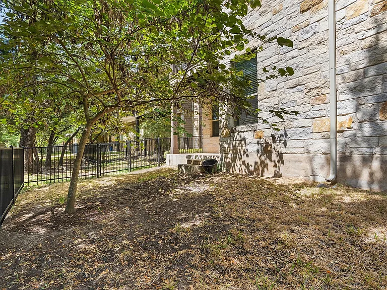 9412 Solana Vista Loop #B — Photo 21