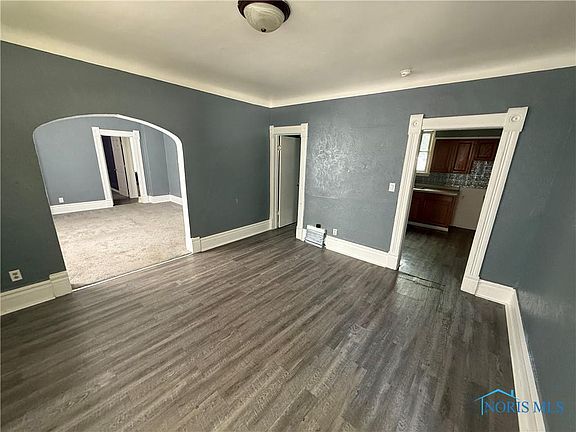 4th image of 885 National Ave