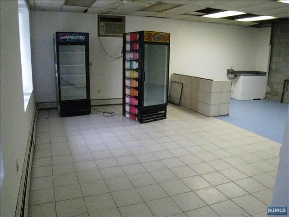 2nd image of 130 W Shore Ave