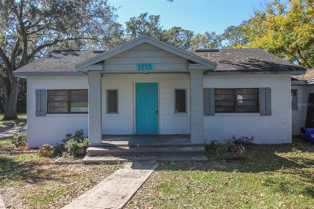 2 bed, 1.0 bath, 990 sqft, $1,400 — Photo 1