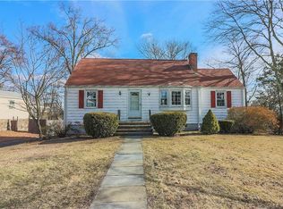 4 Lyncrest Dr, Norwalk, CT 06851