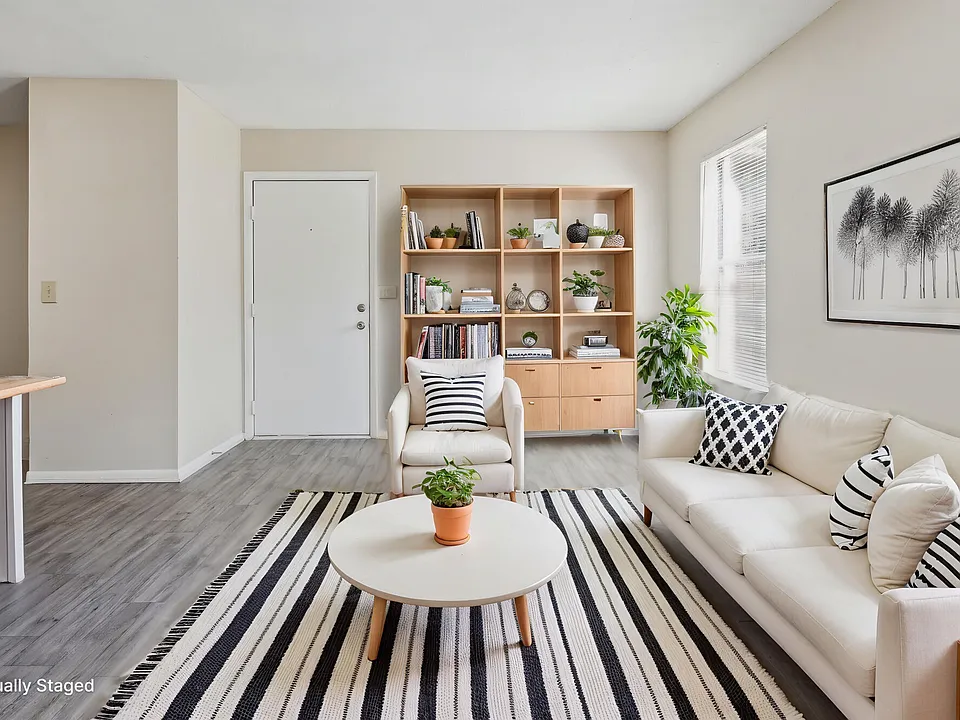 Springtree Apartments