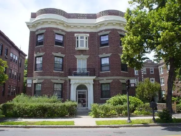 48 Babcock St APT 5, Brookline, MA 02446