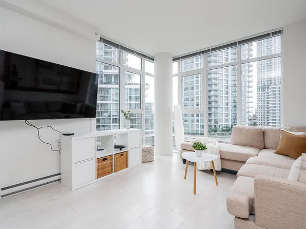 691 North Rd #601, Coquitlam, BC V3J 0H9