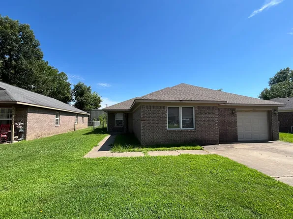 1210 E 13th St, Russellville, AR 72802