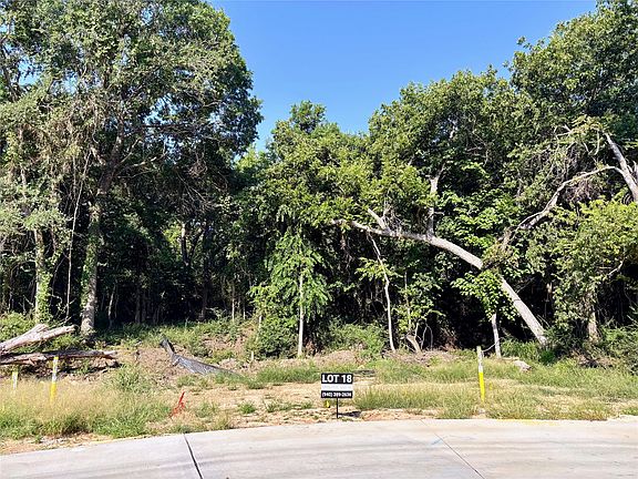 2nd image of 18 Pardise Cove Rd