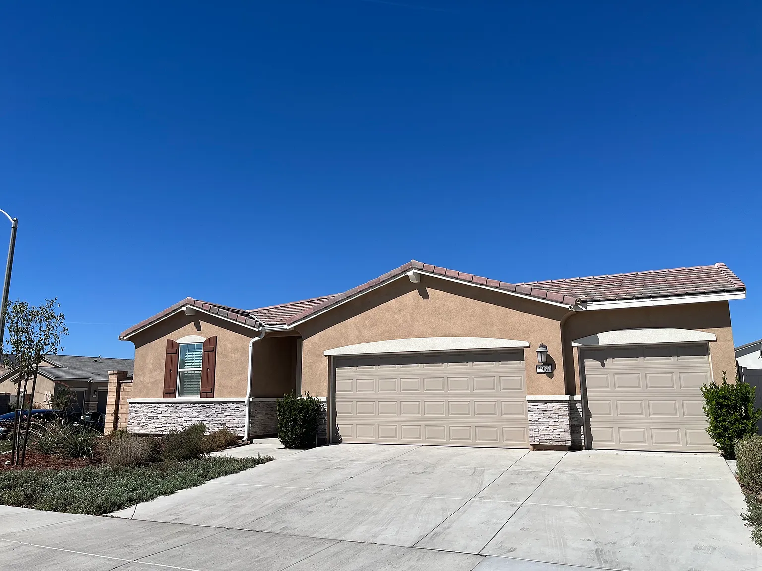 3 bed, 1950 sqft, $3,495 — Photo 1