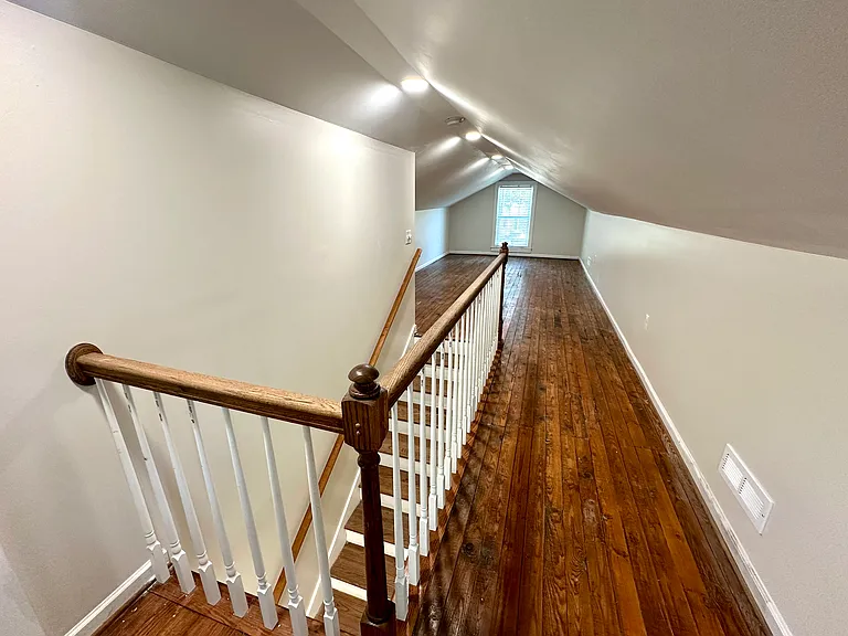 111 Alice St — Photo 23