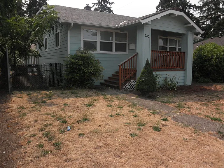 340 14th St SE — Photo 2