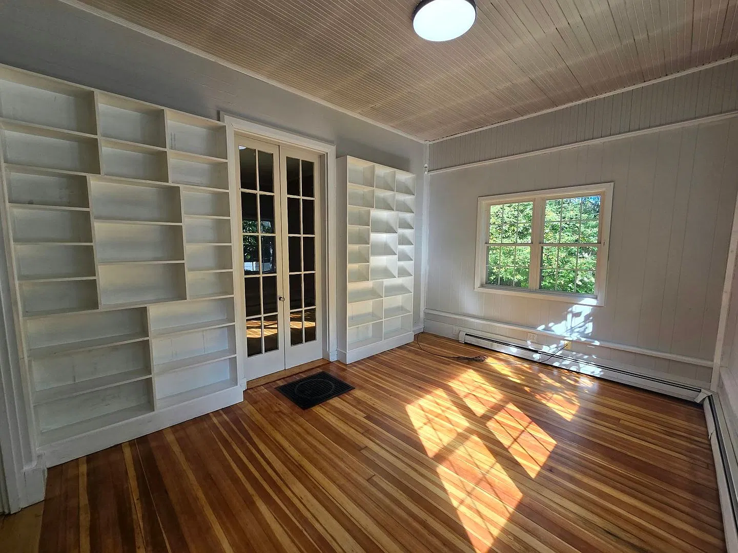 15 Carr — Photo 1