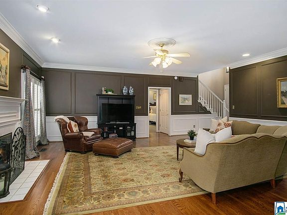 4th image of 585 Oakline Dr