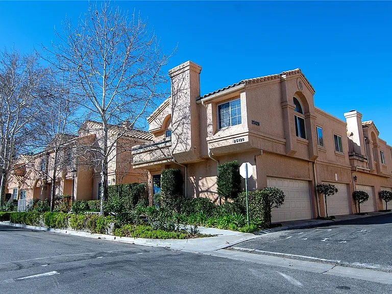 25126 Steinbeck Ave #H — Photo 22