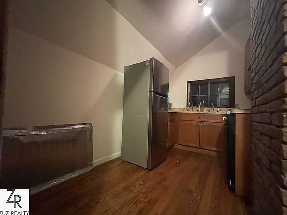 4th image of 1614 E 15th St #3