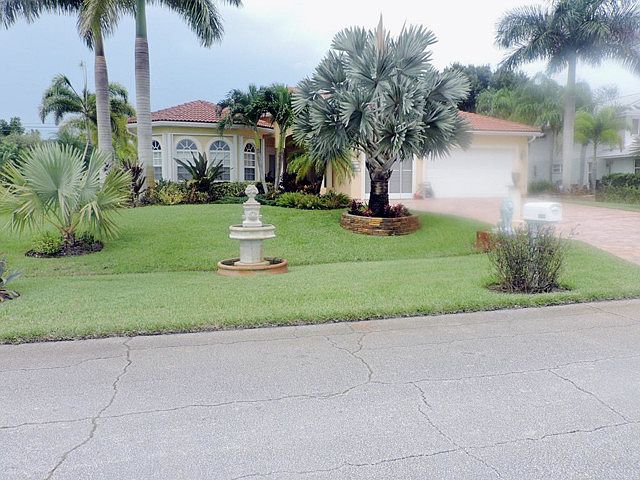 1st image of 2902 SE Eagle Dr