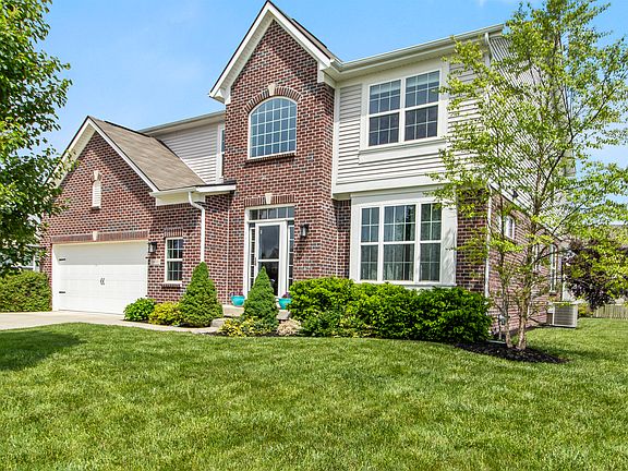 3rd image of 9689 N Lookout Ct