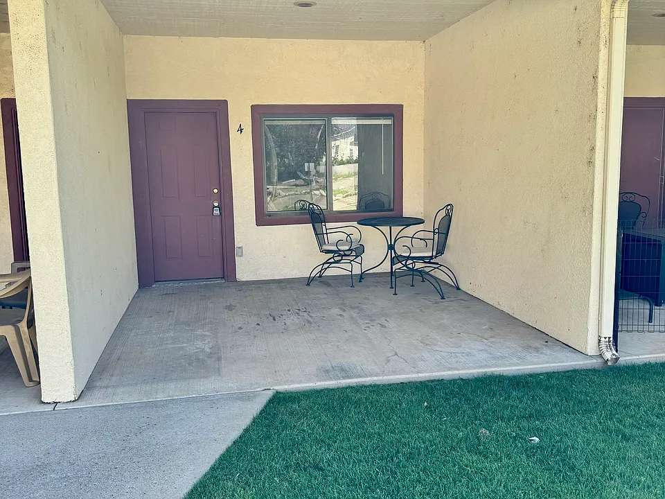 689 Animas View Dr #4
