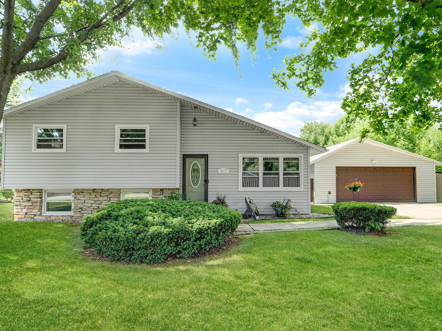 1072 Goss Ave, Menasha, WI 54952 Zillow