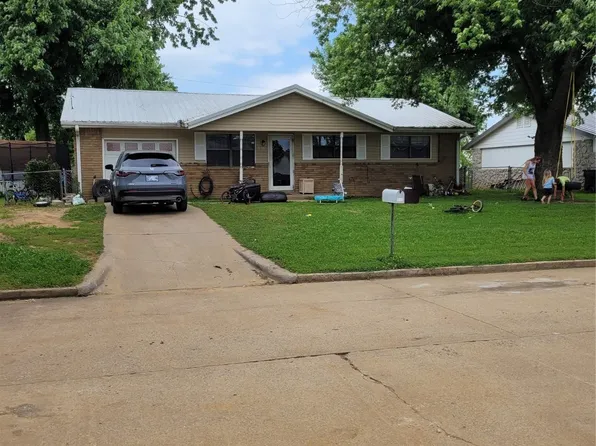 908 Pecan Ln, Claremore, OK 74017