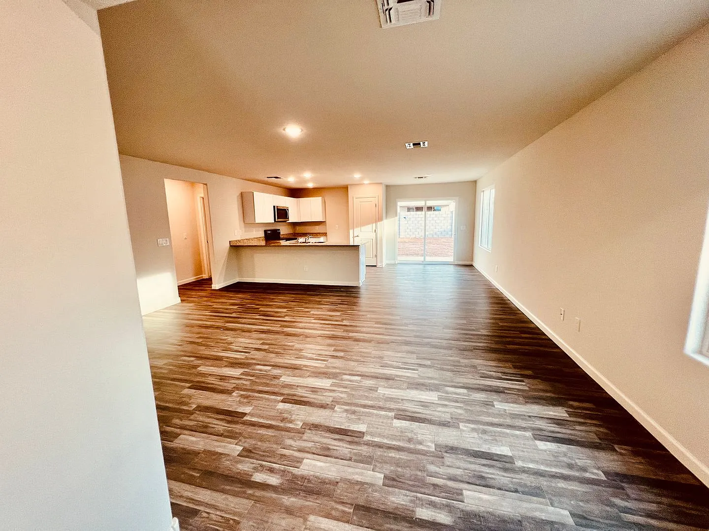Free Rent On Approved Credit Interested? — Photo 4