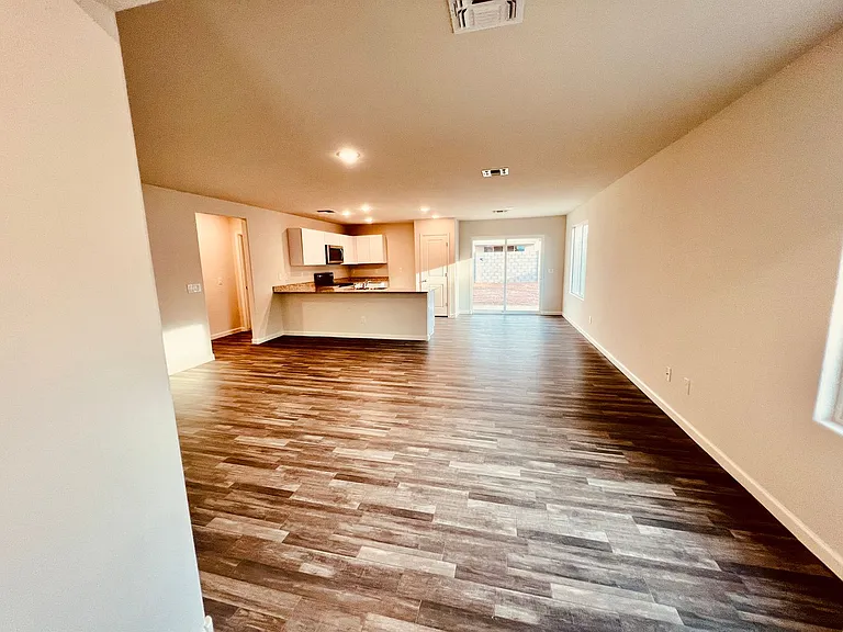 2083 E Velvet Pl — Photo 4