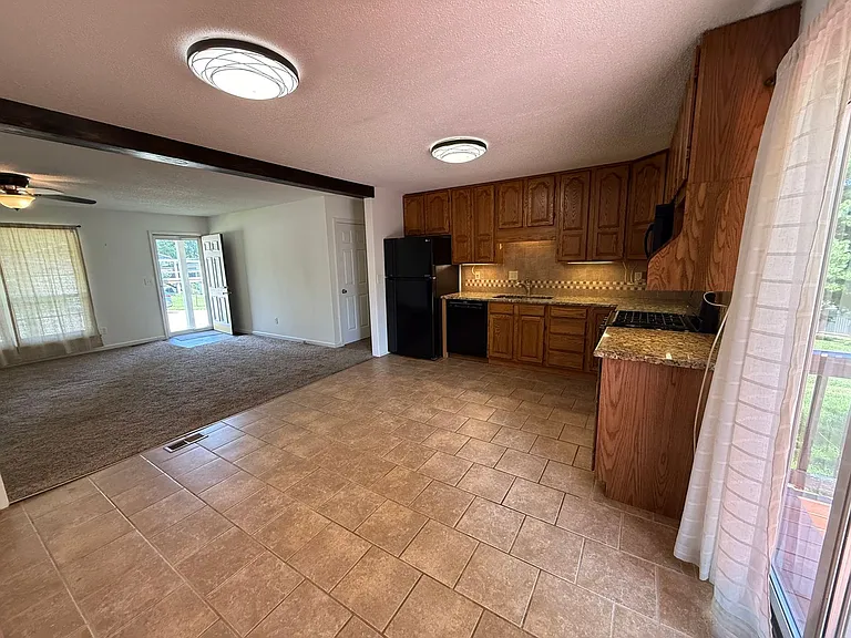 5360 Glencullen Way — Photo 7