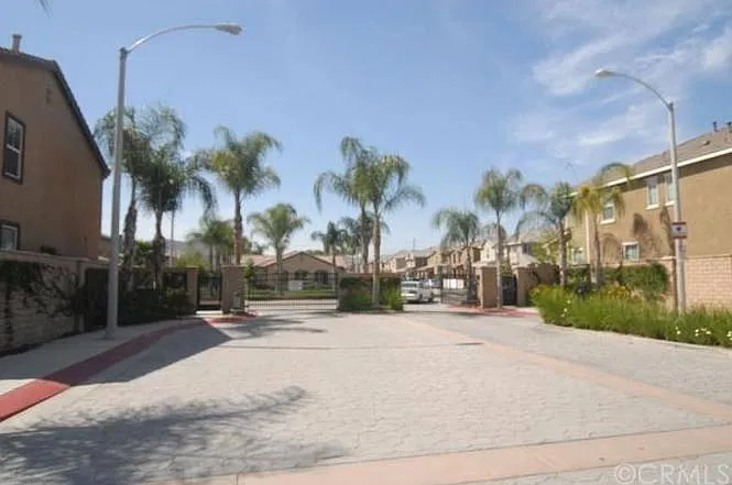 1681 Julia Way — Photo 18