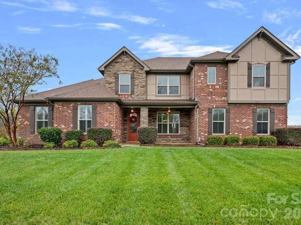 706 Blaise Ct, Matthews, NC 28104