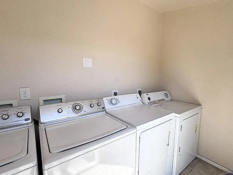 1753 E Harvard St #1 — Photo 13