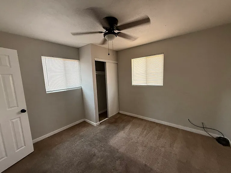 4216 N 30th Dr — Photo 5