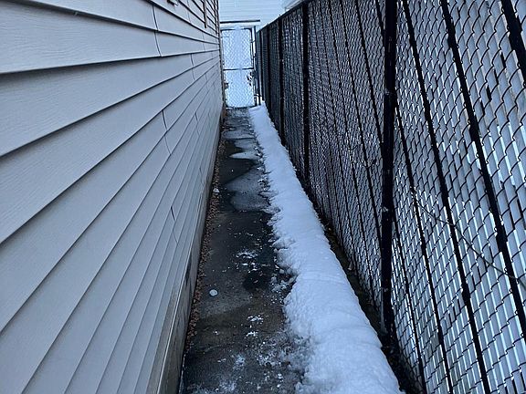 5th image of 317 S Maple St #319