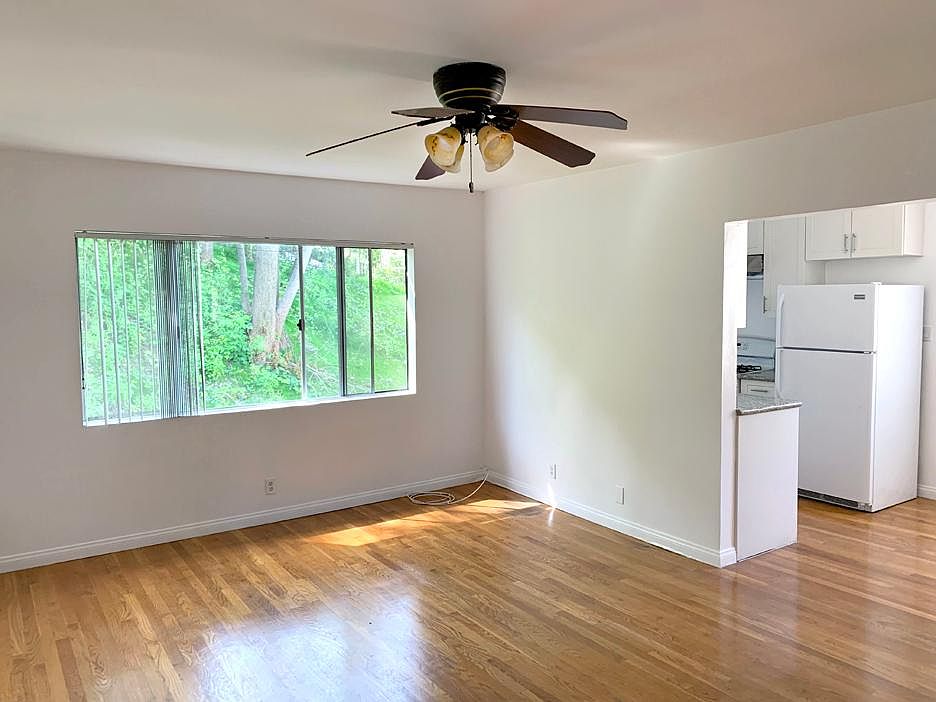 1st image of 3916 Kentucky Dr APT 4