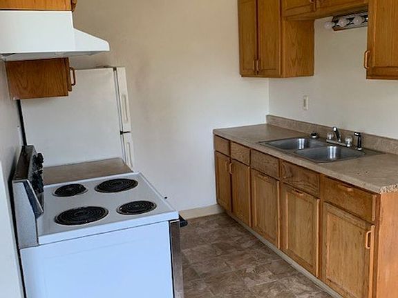 3rd image of 7519 146th St SW #913