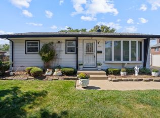 8008 Normandy Ave, Burbank, IL 60459
